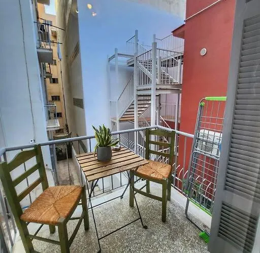 Ilyssos - Boho Stylish Apt- Hilton Area Athens