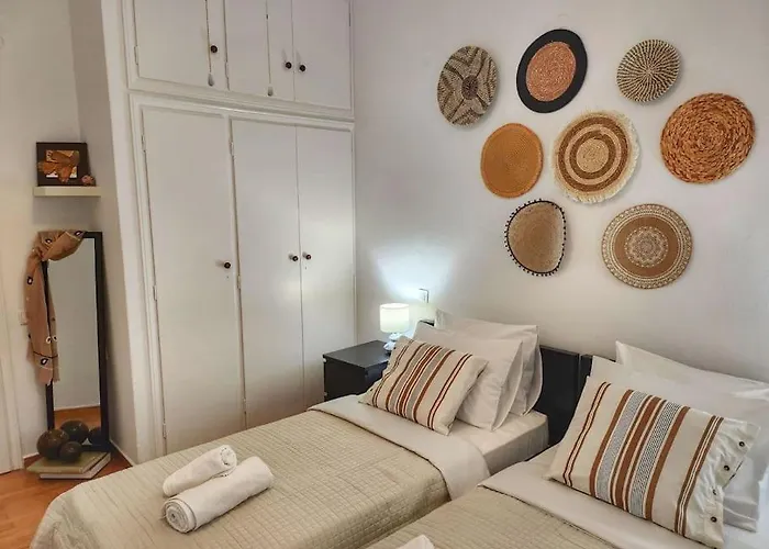 Ilyssos - Boho Stylish Apt- Hilton Area Athens