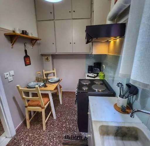Ilyssos - Boho Stylish Apt- Hilton Area Athens